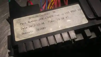 Peça sobressalente para automóvel em segunda mão caixa de fusíveis e relés por renault latitude initiale 241 cv / 177 kw referências oem iam 240147697r  