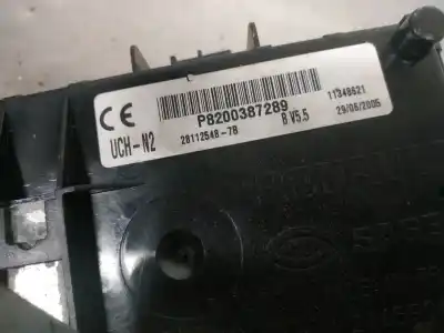 Second-hand car spare part fuse box unit for renault clio ii fase ii (b/cb0) base authentique 65 cv / 48 kw oem iam references p8200387289  