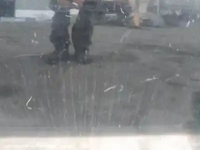 Peça sobressalente para automóvel em segunda mão porta da frente esquerda por dacia duster ambiance 4x2 referências oem iam   