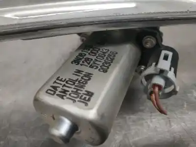 Second-hand car spare part passenger side right window regulator for dacia duster ambiance 4x2 oem iam references 8200733828e  