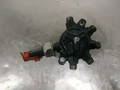 Автозапчасти б/у рампа инжектора за ford focus berlina (cap) ambiente (d) ссылки oem iam 4m5q9d280db  