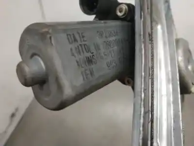 Peça sobressalente para automóvel em segunda mão elevador de vidros dianteira esquerda por dacia duster laureate 4x2 referências oem iam 128000841  