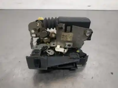 Second-hand car spare part front right door lock for dacia duster laureate 4x2 oem iam references 8200735224  