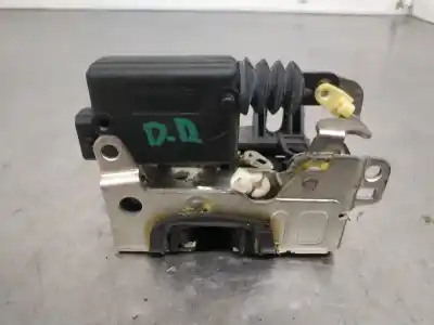 Second-hand car spare part FRONT RIGHT DOOR LOCK for DACIA DUSTER  OEM IAM references 8200735224  