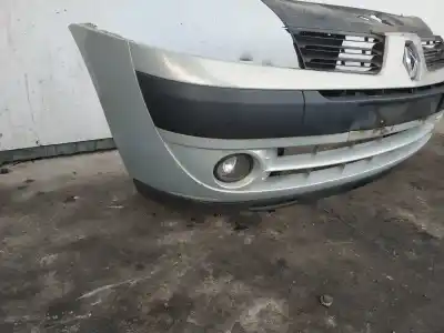 Автозапчастина б/у передній бампер для renault clio ii fase ii (b/cb0) base authentique 82 cv / 60 kw посилання на oem iam   