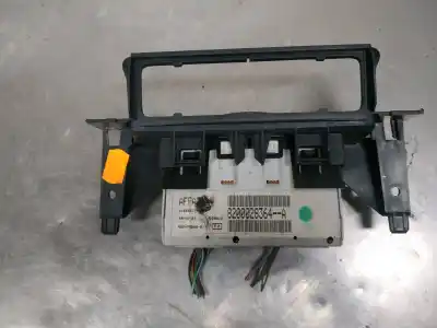 Peça sobressalente para automóvel em segunda mão display gps / multimídia por renault clio ii fase ii (b/cb0) base authentique 82 cv / 60 kw referências oem iam 8200028364a  