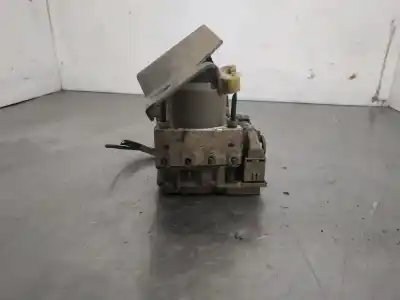 Pezzo di ricambio per auto di seconda mano abs per renault clio ii fase ii (b/cb0) base authentique 82 cv / 60 kw riferimenti oem iam 8200229137  