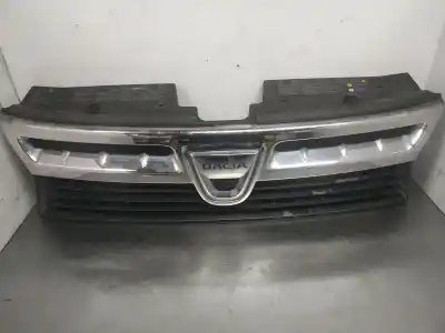 Second-hand car spare part front grille for dacia duster laureate 4x2 oem iam references 623100260r  