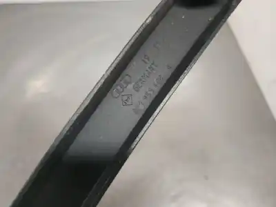 Peça sobressalente para automóvel em segunda mão Haste De Escova Dianteiro Direito por AUDI A3 (8P) 2.0 TDI Ambiente (DPF) (125kW) Referências OEM IAM 8P1955408A  