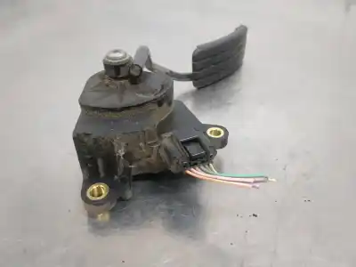 Second-hand car spare part ACCELERATOR PEDAL for RENAULT MEGANE II CLASSIC BERLINA Confort Authentique 106 CV / 78 KW OEM IAM references 8200153270B  