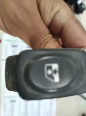 Автозапчасти б/у выключатель левого переднего окна за renault scenic (ja..) f9q744 ссылки oem iam 7700432962  