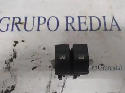 Peça sobressalente para automóvel em segunda mão BOTÃO / INTERRUPTOR ELEVADOR VIDRO DIANTEIRO ESQUERDO por RENAULT MEGANE II BERLINA 5P  Referências OEM IAM 8200315034  
