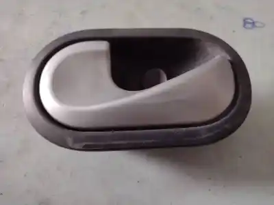 Автозапчасти б/у правая внутренняя ручка за renault megane ii coupe k4m760 ссылки oem iam 8200028487