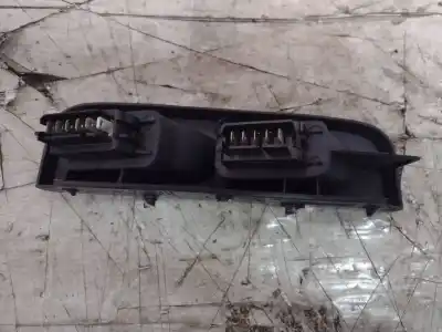 Second-hand car spare part left front power window switch for renault clio ii fase ii (b/cb0) d7f726 oem iam references 3117414  