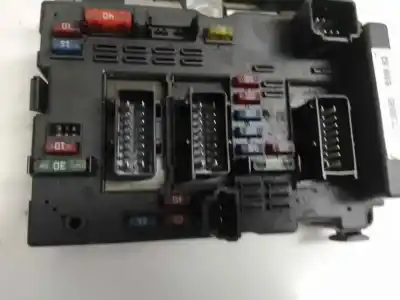 İkinci el araba yedek parçası röle/sigorta kutusu için peugeot 307 (s1) rhydw10td oem iam referansları 9643538080  