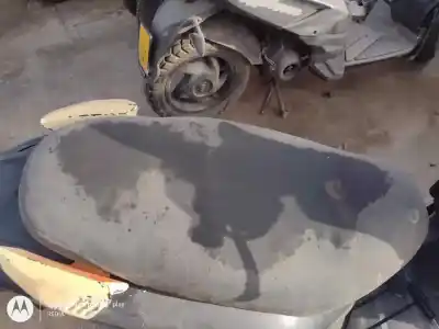 Peça sobressalente para automóvel em segunda mão assento dianteiro direito por piaggio (vespa) typhoon 50 49 cm3 referências oem iam   