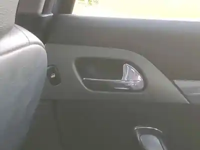 Автозапчастина б/у права бічна внутрішня ручка для peugeot 407 sw rhrdw10bted4 посилання на oem iam 96526177vd