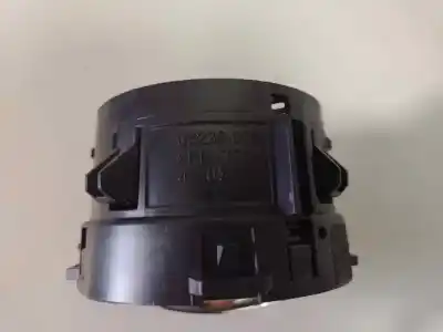 Автозапчасти б/у аэрационная решетка за renault twingo iii h4d 400 ссылки oem iam 687603916r  