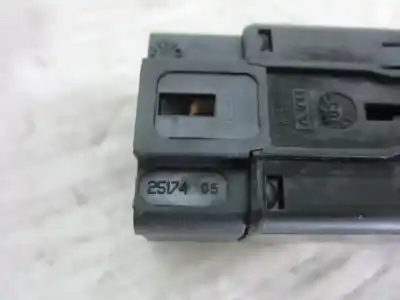 Second-hand car spare part hazard warning lights for audi a3 (8l) ahf oem iam references 2517405  