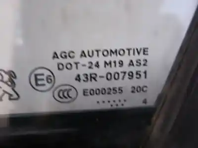Pièce détachée automobile d'occasion vitre triangulaire custode avant gauche pour peugeot 208 8hr références oem iam 43r007951  