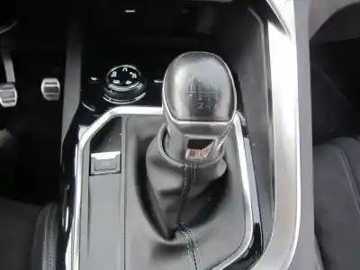 Peça sobressalente para automóvel em segunda mão BOTÃO DA ALAVANCA DE VELOCIDADES por PEUGEOT 3008  Referências OEM IAM   