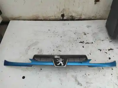 Автозапчасти б/у передняя решетка за peugeot 206 fastback (2a/c) 1.4 i ссылки oem iam 9628691277