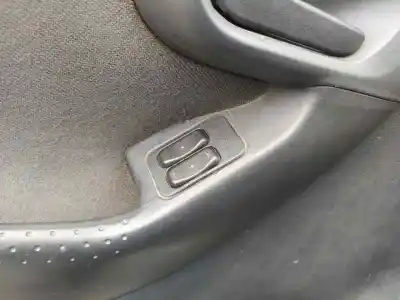 Автозапчасти б/у ВЫКЛЮЧАТЕЛЬ ЛЕВОГО ПЕРЕДНЕГО ОКНА за OPEL CORSA C (X01)  ссылки OEM IAM   