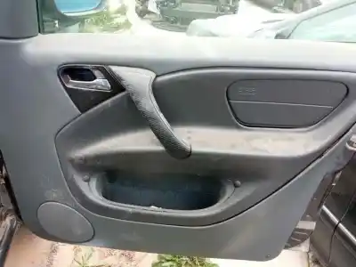 Автозапчасти б/у обивка передней правой двери за mercedes-benz clase ml (bm 163) m112942 ссылки oem iam 