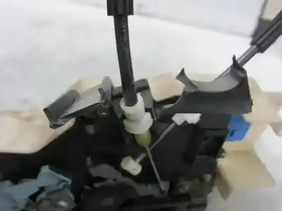 Автозапчастина б/у замок дверей заднього лівого для porsche cayenne (9pa) 3.0 tdi посилання на oem iam 7l0839015d  