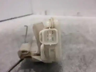 Автозапчастина б/у замок передній праві двері для mitsubishi montero (v60/v70) 4d56t посилання на oem iam mr512224  