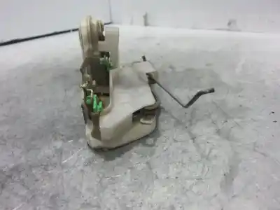 Автозапчастина б/у замок передній праві двері для mitsubishi montero (v60/v70) 4d56t посилання на oem iam mr512224  