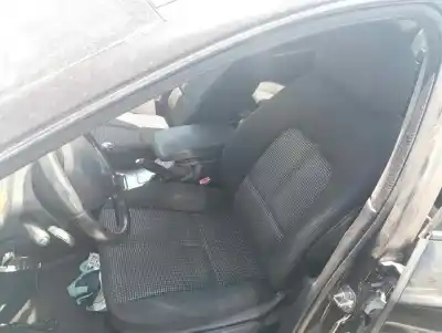 Автозапчастина б/у ліве передне сиділо для peugeot 407 sw rhrdw10bted4 посилання на oem iam 4533038