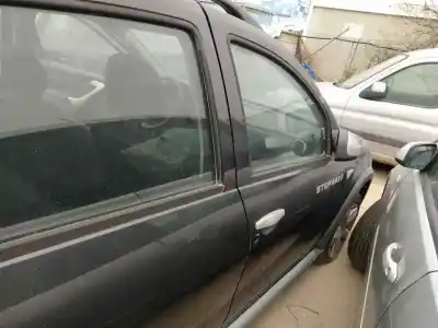 Recambio de automóvil de segunda mano de PUERTA DELANTERA DERECHA para DACIA SANDERO  referencias OEM IAM   