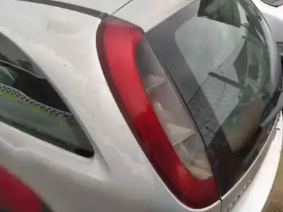 Second-hand car spare part left tailgate light for opel corsa c (x01) 1.3 cdti (f08, f68) oem iam references 