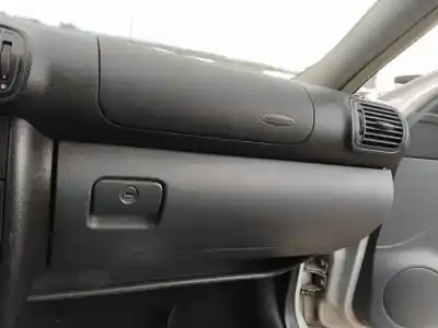 Автозапчасти б/у бардачок за seat toledo ii (1m2) 2.3 v5 ссылки oem iam 