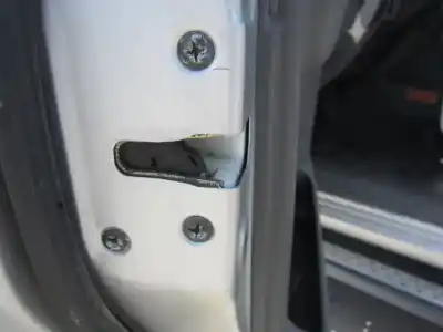 Second-hand car spare part left front door lock for mitsubishi montero (v60/v70) glx oem iam references 