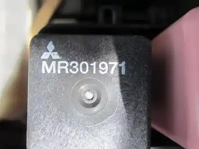 Автозапчасти б/у блок реле/предохранителей за mitsubishi montero (v60/v70) glx ссылки oem iam mr301971  