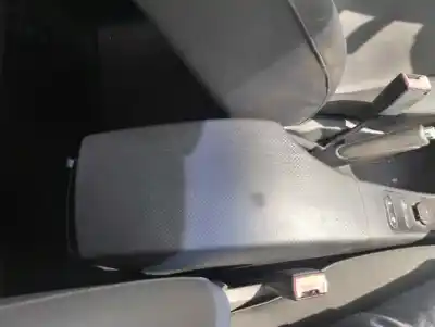 Автозапчастина б/у центральний подлокник для seat toledo iii (5p2) 1.9 tdi посилання на oem iam 