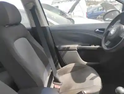 Автозапчастина б/у передній лівий ремін безпеки для seat toledo iii (5p2) 1.9 tdi посилання на oem iam 237104