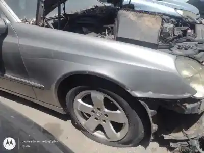 Автозапчасти б/у переднее правое крыло за mercedes-benz clase e (bm 211) berlina om 648.961 ссылки oem iam 