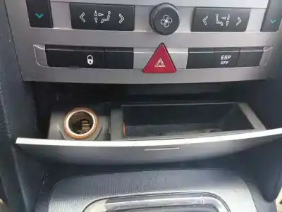 Автозапчастина б/у попільничка для peugeot 407 sw rhrdw10bted4 посилання на oem iam   