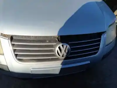Автозапчастина б/у ПЕРЕДНЯ РЕШІТА для VOLKSWAGEN PASSAT B5.5 VARIANT (3B6)  Посилання на OEM IAM   