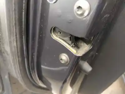 Second-hand car spare part left front door lock for ssangyong kyron d27dt oem iam references 