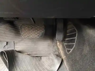 Second-hand car spare part brake pedal for ssangyong kyron d27dt oem iam references 