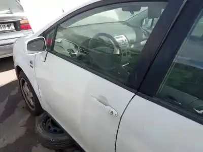 Автозапчасти б/у левая передняя дверь за toyota corolla verso (r1) 1zzfe ссылки oem iam 