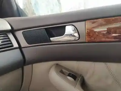 Автозапчастина б/у усередині передня права ручка для audi a6 c5 (4b2) 2.4 посилання на oem iam 