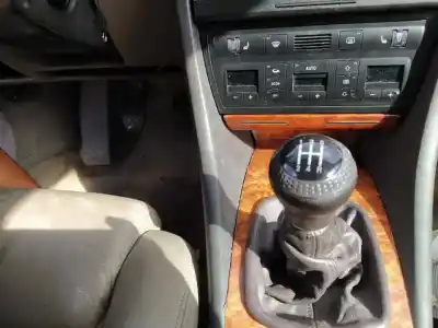 Автозапчастина б/у ручка важеля передач для audi a6 c5 (4b2) 2.4 посилання на oem iam 