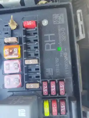 Second-hand car spare part fuse box unit for opel astra j berlina 5p a17dtj oem iam references 13318782  