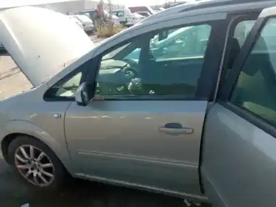 Автозапчасти б/у левая передняя дверь за opel zafira b z19dth ссылки oem iam 
