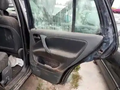 Автозапчасти б/у обивка задней правой двери за mercedes-benz clase ml (bm 163) m112942 ссылки oem iam 